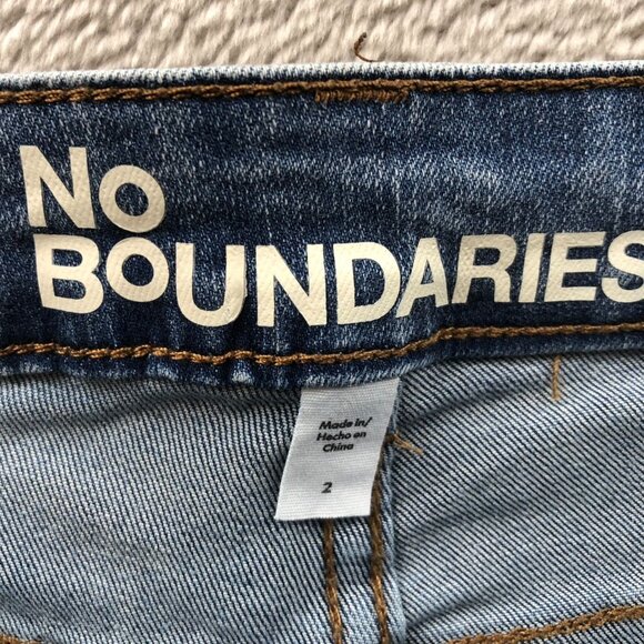 NWT No Boundaries Womens Jeans Size 2 Cargo Bootcut Denim Blue Mid Rise Casual - Picture 3 of 16